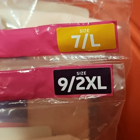 Nwt Hanes 2 Pairs women's Cotton Bikini Underwear - Black and Cream - Picture 5 of 5